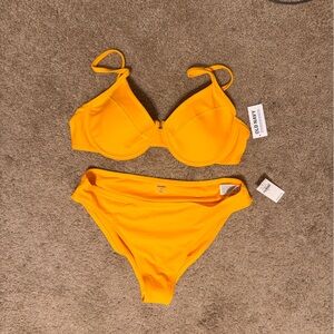 Orange bikini 👙 Top and bottom
